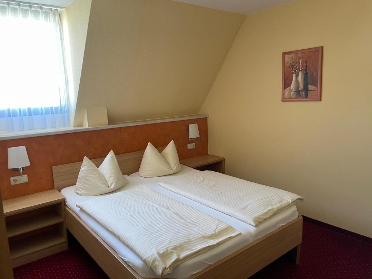"Blauer Bock" - Hotel-Garni Pleinfeld Exterior photo