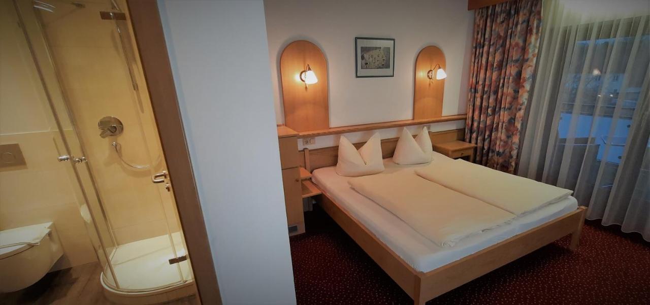 "Blauer Bock" - Hotel-Garni Pleinfeld Exterior photo